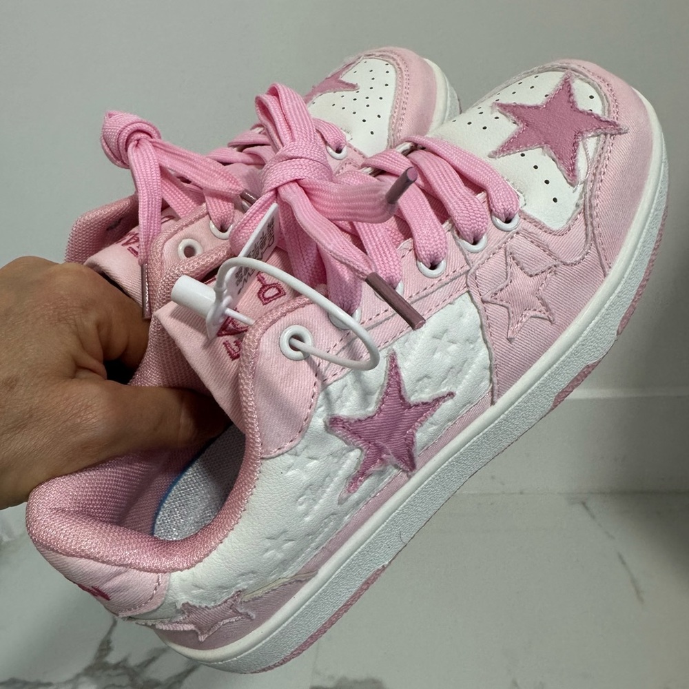 Y2K TRENDY STAR SNEAKERS FOR WOMEN Sizes 6 & 6.5 US
